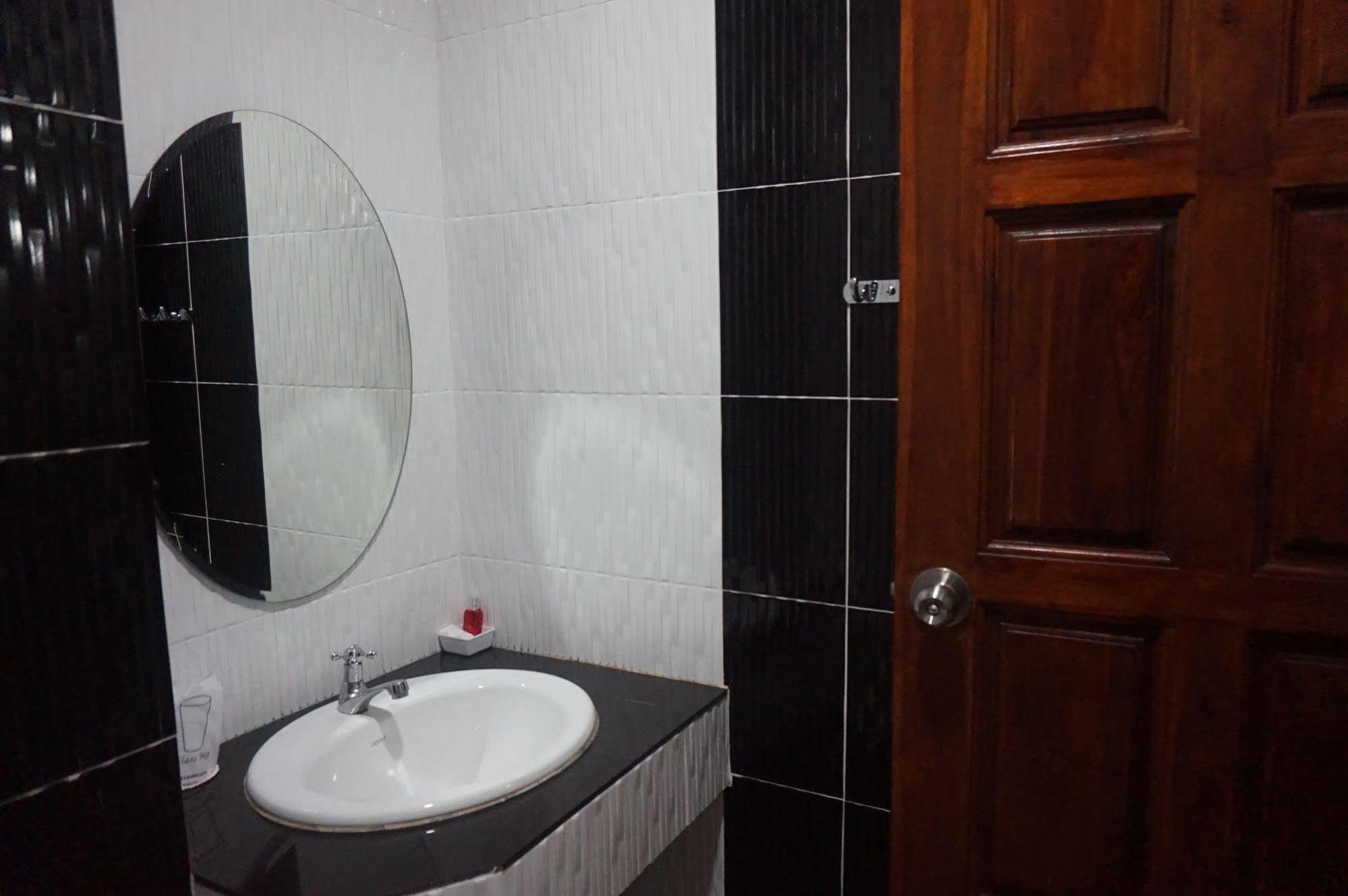 דירות Phuket Nasa Mansion מראה חיצוני תמונה